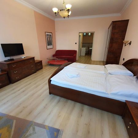 Evergreen Apartments Hotel Карлови Вари Екстериор снимка