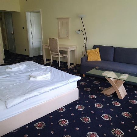 Evergreen Apartments Hotel Карлови Вари Екстериор снимка