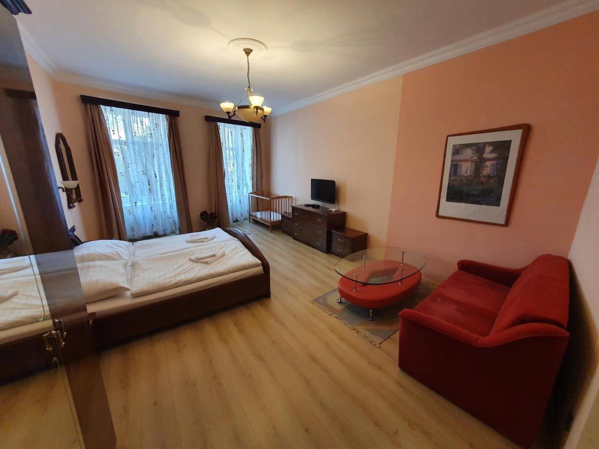 Evergreen Apartments Hotel Карлови Вари Екстериор снимка