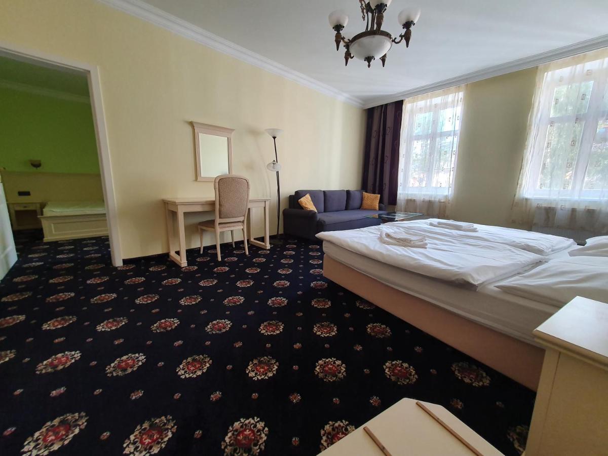 Evergreen Apartments Hotel Карлови Вари Екстериор снимка
